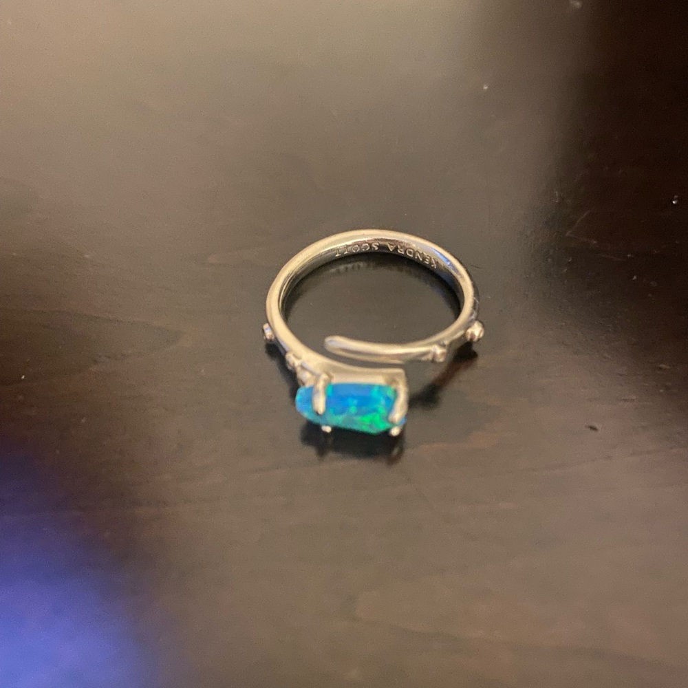 Gorgeous Kendra Scott gold and light blue/aqua Opal ring